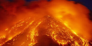 Παγκόσμια απειλή: Ξύπνησε ένα από τα μεγαλύτερα ηφαίστεια – «Θα βυθίσει τον πλανήτη στο χάος»