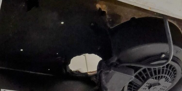 Alldaynews.gr Φωτιά σε κοντέινερ οικογένειας σεισμόπληκτων – Η μάνα έσωσε τον γιο της… (φωτο)