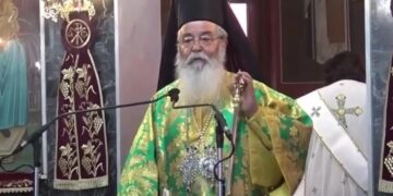 Ο Μητροπολίτης Σερβίων και Κοζάνης τα «βάζει» με όσους έχουν σκύλους και γάτες – «Τέτοια φροντίδα δεν έχουν για τα παιδιά τους, εκεί καταντήσαμε»