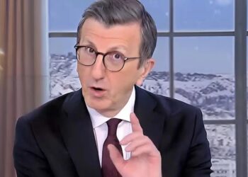 Άρης Πορτοσάλτε: «Μην πηγαίνετε διακοπές τον Αύγουστο γιατί δεν χωράνε οι τουρίστες»