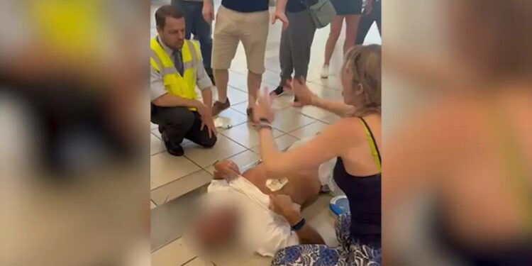 Έπαθε ανακοπή στο αεροδρόμιο και τον επανέφεραν στη ζωή – «Έκανα την προσευχή μου» λέει η παιδίατρος που έσωσε τον 65χρονο