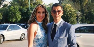 Alldaynews.gr Έχουν την καλύτερη κουμπαριά από όλους: Το παντοδύναμο ζευγάρι που πάντρεψε Σάκη Ρουβά και Κάτια Ζυγούλη