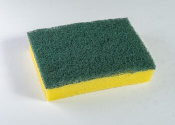 Το κόλπο με το σφουγγαράκι στο ψυγείο που δεν περίμενες