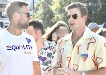 Στο Athens Pride με τον σύζυγό του και την Φάρλι, ο Στέφανος Κασσελάκης