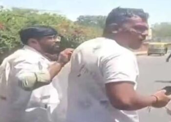 Πάνω από 290 νεκροί έχουν ανασυρθεί από το σημείο όπου συνετρίβη το αεροπλάνο με τους 242 επιβαίνοντες – «Καμία ελπίδα για επιζώντες»