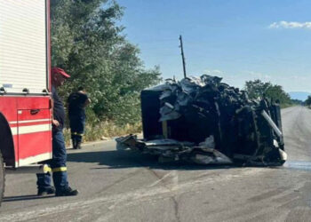 ΕΚΤΑΚΤΟ – Τραγωδία ΠΡΙΝ ΑΠΟ ΛΙΓΟ: Αυτοκίνητο οικογένειας συγκρούστηκε με φορτηγό – Νεκρός ο πατέρας και ο 13χρονος γιος