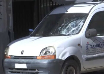 Τραγωδία: Νεκρή η 64χρονη που παρασύρθηκε από μηχανή – Εκσφενδονίστηκε σε σταθμευμένο βανάκι