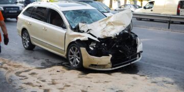 Τροχαίο στον Άλιμο: «Δεν κατάλαβα τι έγινε, δεν είδα το απορριμματοφόρο» λέει ο 23χρονος ταξιτζής