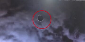 Alldaynews.gr Ο στρατός των ΗΠΑ κατέγραψε ιπτάμενο δίσκο – Δόθηκε στη δημοσιότητα εντυπωσιακό βίντεο UAP