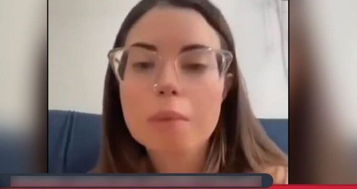 Πανελλήνιες: «Ήταν απειλητική, με πρόσταζε να βγάλω το ακουστικό μου» λέει η βαρήκοη μαθήτρια για την Διευθύντρια