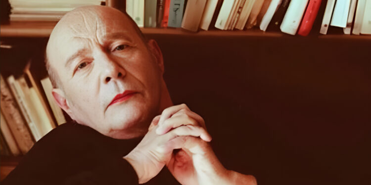 Τελευταίο αντίο στον Βασίλη Παπαβασιλείου – Πλήθος κόσμου κάτω από τον καυτό ήλιο στην κηδεία του σπουδαίου θεατράνθρωπου