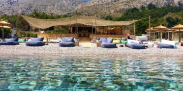 Alldaynews.gr 350€ για 1 εβδομάδα: Στο low cost νησί με τις εξωτικές παραλίες δεν σε πνίγουν ο κόσμος και οι τιμές