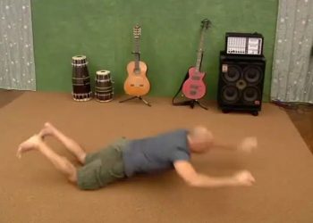 Πνίγεστε με φαγητό και είστε μόνοι; Αυτή η κίνηση θα μπορούσε να σας σώσει τη ζωή!