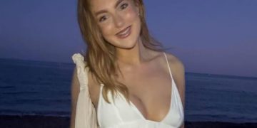 Alldaynews.gr 19χρονη πήγε διακοπές με τις φίλες της και νόσησε από μηνιγγίτιδα – Μεταφέρθηκε στην Αθήνα σε ΜΕΘ – Αγωνία για την οικογένειά της