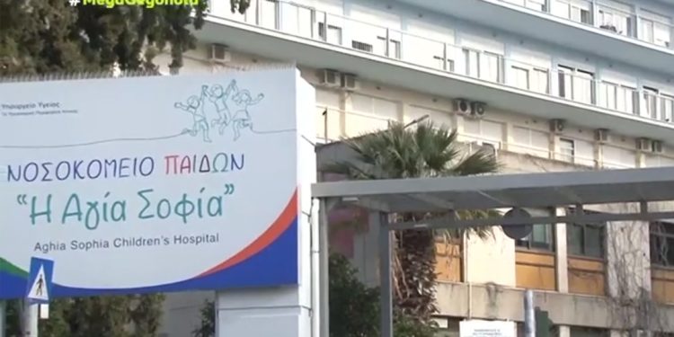 Alldaynews.gr Βρέφος με μώλωπες σε όλο το σώμα εκτάκτως στο νοσοκομείο Παίδων – Τι υποστηρίζουν οι γονείς