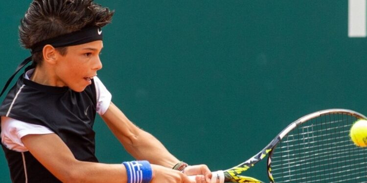 Alldaynews.gr Τεράστια διάκριση για το παιδί‑θαύμα του ελληνικού τένις: Στα ημιτελικά του Wimbledon ο Παγώνης