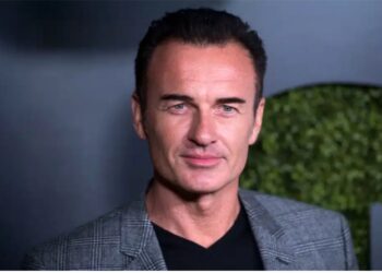 Έφυγε από τη ζωή ο ηθοποιός Τζούλιαν ΜακΜάχον σε ηλικία μόλις 56 ετών