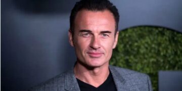 Alldaynews.gr Έφυγε από τη ζωή ο ηθοποιός Τζούλιαν ΜακΜάχον σε ηλικία μόλις 56 ετών