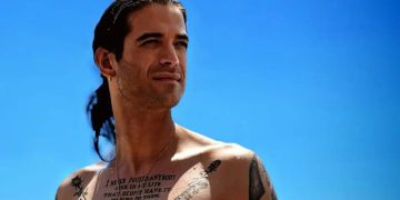 Alldaynews.gr Ο Άρης Μουγκοπέτρος έκανε το πρώτο του μπάνιο στη θάλασσα για φέτος – Οι φωτογραφίες που μοιράστηκε