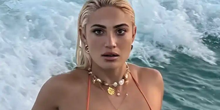 Alldaynews.gr Ατύχημα για την Ιωάννα Τούνη σε παραλία