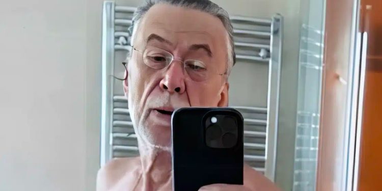 Alldaynews.gr Χαμός με τον Τριανταφυλλόπουλο – Έδειξε το κοpμί του στα 70 του χρόνια και έπεσαν σαγόνια με την τέλεια φυσική του κατάσταση