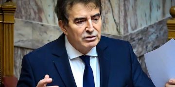 Χρυσοχοΐδης: «Θα συλλαμβάνεται όποιος επιχειρεί να εμποδίσει πολίτες τρίτων χωρών να εισέλθουν νόμιμα στη χώρα»