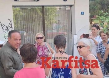 «Μας είπαν “δε δεχόμαστε άλλο ΚΑΠΗ”» – Καταγγελίες ηλικιωμένων για τον αποκλεισμό από beach bar