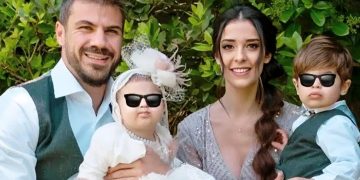 Alldaynews.gr Άκης Πετρετζίκης: «Δεν υπάρχει πιο ωραίο πράγμα από το να έχεις οικογένεια – Δε μπορώ να φύγω από τα παιδιά μου»