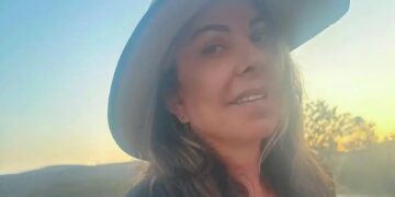 Alldaynews.gr Άντζελα Δημητρίου: Ποζάρει με μαγιό στα 70 και λέει… «Μην ακούσω τίποτα»