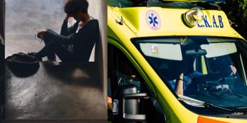 15χρονος προσπάθησε να αυτοκτονήσει πηδώντας από μπαλκόνι 3ου ορόφου – Είχε στείλει αποχαιρετιστήριο μήνυμα σε συγγενή του