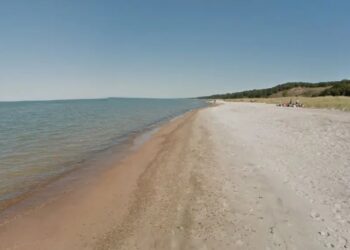 Τραγωδία: Πατέρας και αυτιστικός γιος πνίγηκαν ενώ έπαιζαν με μια μπάλα – «Πέθαναν μαζί κάνοντας αυτό που αγαπούσαν»