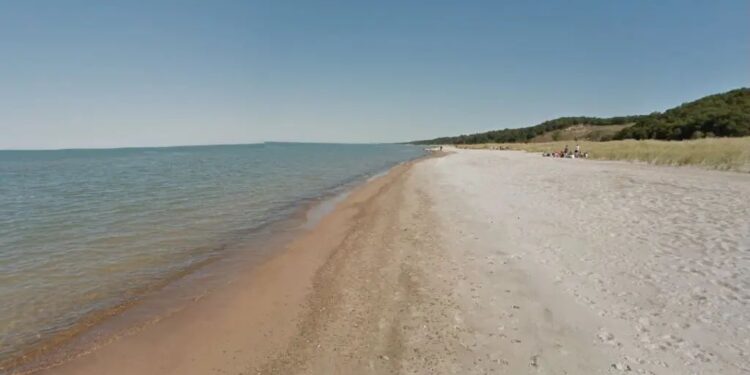 Τραγωδία: Πατέρας και αυτιστικός γιος πνίγηκαν ενώ έπαιζαν με μια μπάλα – «Πέθαναν μαζί κάνοντας αυτό που αγαπούσαν»