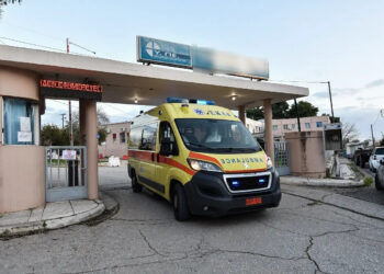 Κορονοϊός: Επέστρεψε στην Ελλάδα με νέα παραλλαγή – Προσοχή στο επίμονο σύμπτωμα