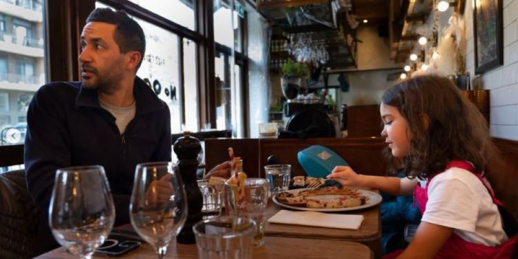 Alldaynews.gr Θρήνος για την 9χρονη Ελληνοκαναδή Μελίνα: Ο πατέρας της κατηγορείται για τη δολοφονία – Την σκότωσε και την πέταξε σε λίμνη