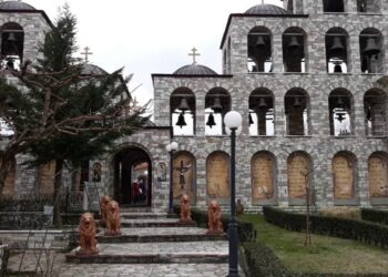 Ανατριχίλα στη Φωκίδα: Το καμπαναριό που ακούγεται σε 100 χλμ. σήμανε ξανά!