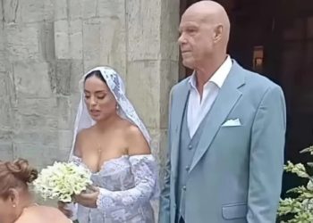 Ο Τζώνη Καλημέρης και η Ελπίδα Ιακωβίδου παντρεύτηκαν – “Τον σταυρό του κάνει ο άνθρωπος”