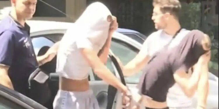 Alldaynews.gr «Τι να σου πω μαμά, ότι με…;» – Συγκλονίζει η περιγραφή της 14χρονης που έπεσε θύμα ομαδικού βıασμού στον Κερατσίνι