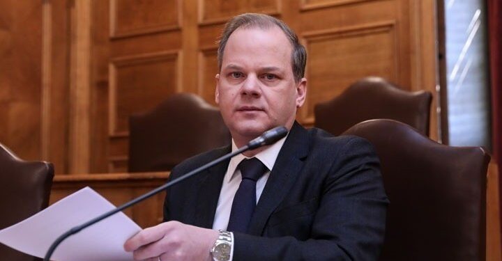Alldaynews.gr Υπόμνημα μιας σελίδας από τον Κώστα Καραμανλή στην προανακριτική για τα Τέμπη – «Αρνούμαι ότι έχω τελέσει αξιόποινη πράξη»