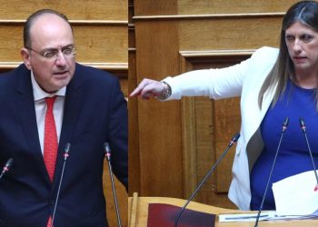 Η Ζωή Κωνσταντοπούλου υπερασπίστηκε τον Καραναστάση «λούζοντας» τον Λαζαρίδη: «Γυμνοσάλιαγκα, λέσι, υποκείμενο»