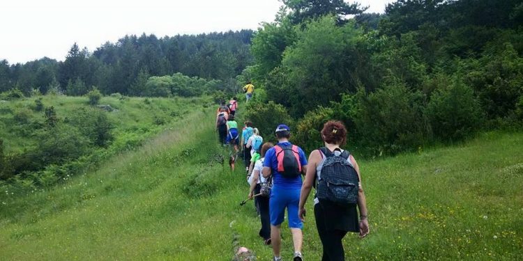 ΕΚΤΑΚΤΟ: Στη ΜΕΘ 15χρονος που υπέστη θερμοπληξία μετά από πεζοπορία (video)