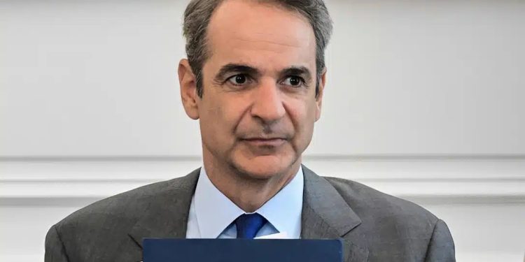 Ο Μητσοτάκης σκληραίνει τη στάση του απέναντι σε Ερντογάν, Σαμαρά και… Καραμανλή