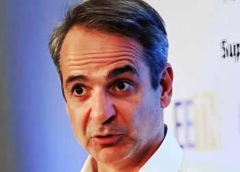 Μητσοτάκης: «Η θερμοκρασία είναι στα ύψη αλλά η δουλειά δεν σταματά»