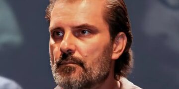 Alldaynews.gr Τι είναι η νόσος του κινητικού νευρώνα από την οποία πέθανε ο Γεράσιμος Μιχελής