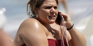 Αδυνάτησε έγινε κουκλάρα, μοιάζει με την Καινούργιου: Χαμός με την νέα εμφάνιση της Δανάης Μπάρκα