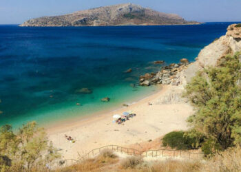 Alldaynews.gr Τούρκος συνελήφθη για τον βιασμό γυναίκας σε παραλία του Λαυρίου – Εντοπίστηκε αποτύπωμά του στο κινητό του θύματος