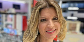 Alldaynews.gr Αυτή είναι η παιδίατρος που έσωσε τον τουρίστα στο αεροδρόμιο της Ρόδου: «Προσευχήθηκα κάποια στιγμή που έδινα τις πρώτες βοήθειες»