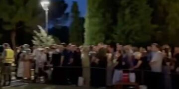 Χιλιάδες πιστοί προσκύνησαν τον τάφο του Άγιου Παΐσιου ανήμερα της εορτής του