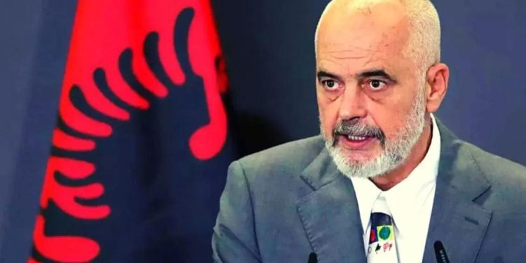 Προκαλεί το υπουργείο Άμυνας της Αλβανίας με χάρτη που δείχνει ως «ιστορικά εδάφη» περιοχές της Ελλάδας