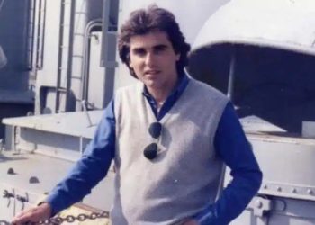 Ο τραγουδιστής που έκανε μια τεράστια επιτυχία με τραγούδι εμπνευσμένο από τον Ελύτη και μετά έγινε ψάλτης