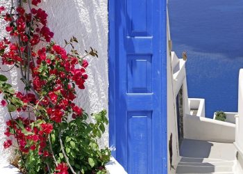 Απογοητευμένοι δηλώνουν τουρίστες με τον συνωστισμό σε διάσημο ελληνικό νησί: «Οι προσδοκίες και η πραγματικότητα»